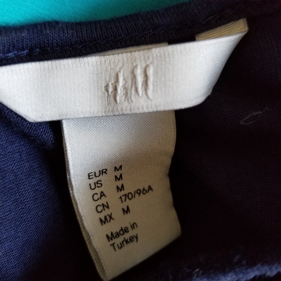 H&M Medium Blue Keyhole 3/4 Sleeve Blouse - Picture 3 of 4